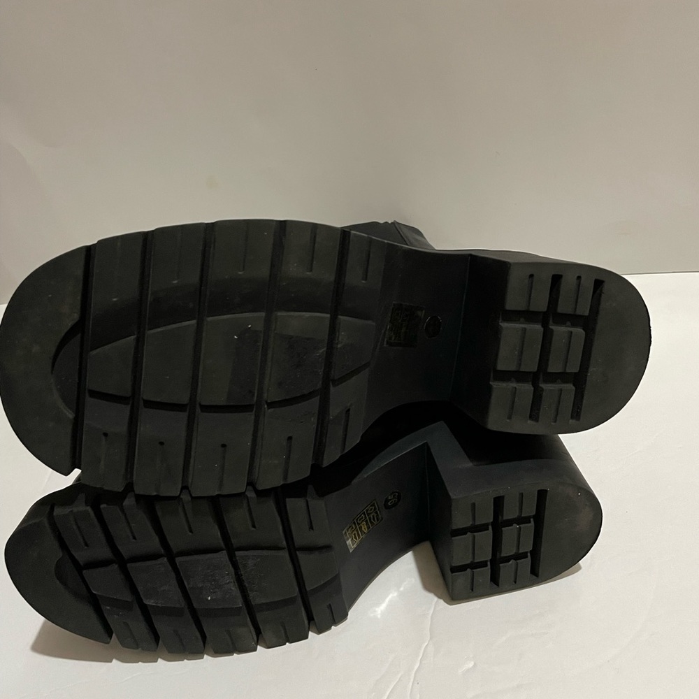Jeffrey Campbell Looped Platform Chelsea Boot - Picture 7 of 9